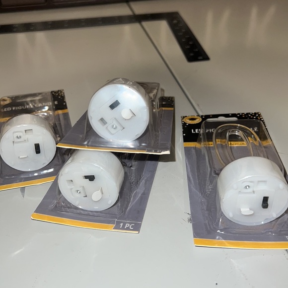 New 4PCs 2-0-2-3 LED Figure Candles - Picture 9 of 9